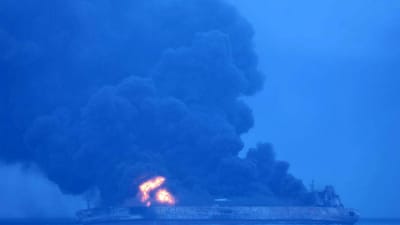 Colisão entre petroleiro e cargueiro faz 32 desaparecidos - TVI