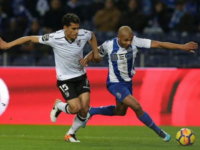 Vitória de Guimarães-FC Porto joga-se sábado às 16 horas - TVI