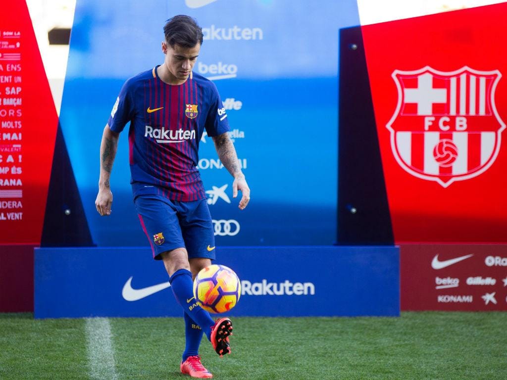 Phillipp Coutinho a dar os primeiros toques no Barça