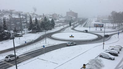 Neve fecha seis escolas em Bragança - TVI