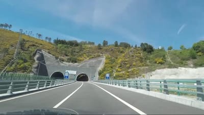 Túnel do Marão encerrado temporariamente devido a incêndio num carro - TVI