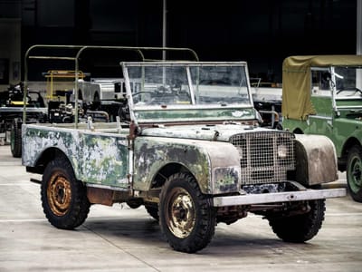 Deu início à Land Rover, desapareceu por 63 anos e volta a casa para ser arranjado - TVI