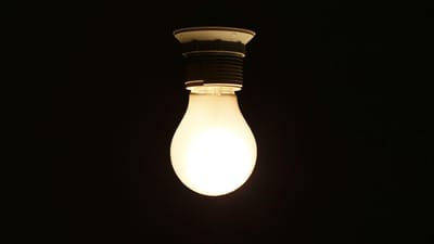 Uma em cada 10 pessoas de todo o mundo vive sem eletricidade - TVI