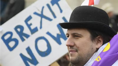 Brexit: Parlamento britânico aprova lei para saída da União Europeia - TVI