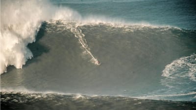 As novas imagens das ondas gigantes na Nazaré - TVI