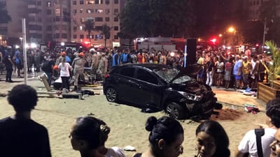 Bebé morre e 16 pessoas ficam feridas após carro invadir praia no Brasil - TVI