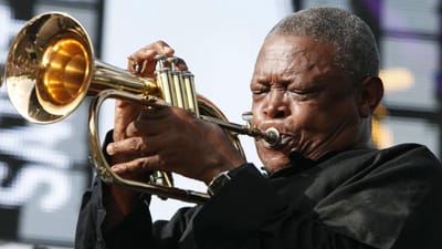 Morreu o músico Hugh Masekela - TVI