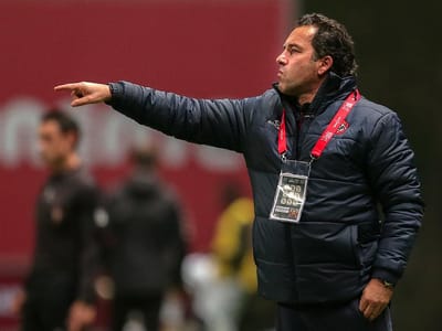 Pedro Miguel renova e vai continuar a ser o treinador da Oliveirense - TVI