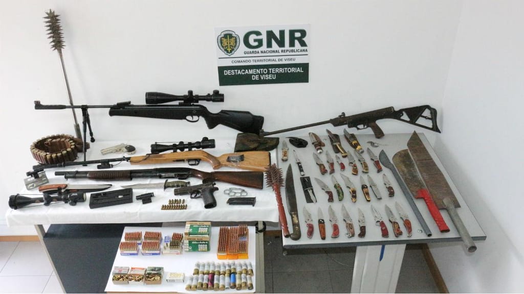 GNR deteve homem por posse ilegal de 43 armas em Vouzela