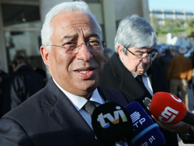 Centeno “não sairá do Governo em circunstância alguma” - TVI