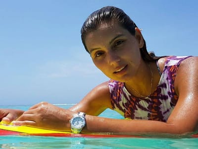 VÍDEO: Maya Gabeira bate recorde na Nazaré de maior onda surfada - TVI