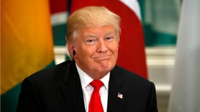Trump ratifica orçamento que põe fim ao ‘shutdown’ nos EUA - TVI