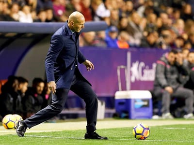 Amiens desafia Zidane...a voltar a jogar - TVI