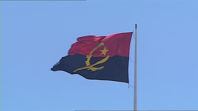 Angola sai da recessão este ano e cresce 1,9% - TVI