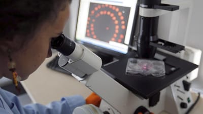 Descoberta nova técnica que potencia destruição de células cancerígenas - TVI