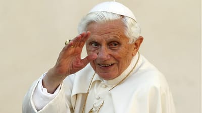 Papa emérito Bento XVI está "gravemente doente", diz o seu biógrafo oficial - TVI