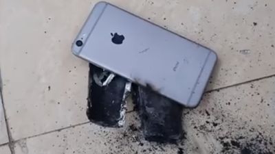 Vídeo mostra explosão de iPhone no interior de um cabeleireiro - TVI