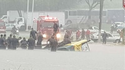 Autocarro arrastado pela chuva acaba submerso em riacho - TVI