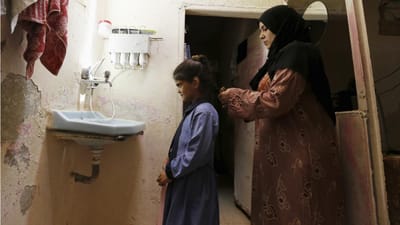 Refugiadas sírias forçadas a pagar ajuda humanitária com sexo - TVI