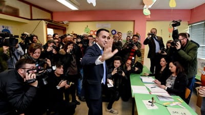Itália: M5S é o mais votado com 31%, mas coligação de Berlusconi lidera - TVI