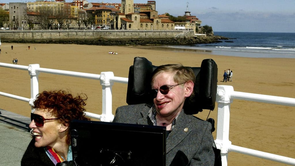 Stephen Hawking com a mulher, Elaine, em 2005, em São Lourenço, Espanha