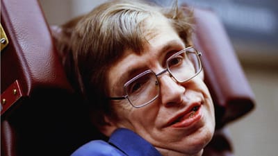 Saiba qual a mensagem póstuma que físico Stephen Hawking deixou para o Mundo - TVI