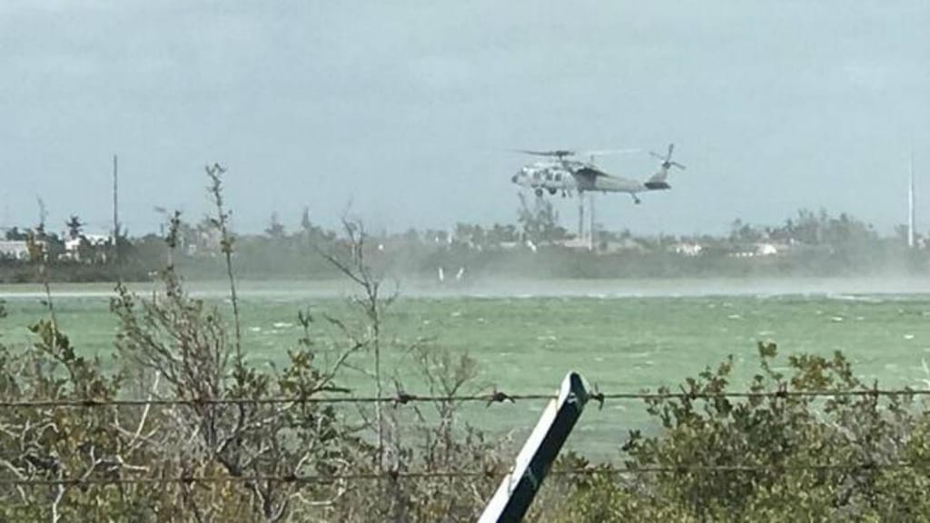 Avião militar cai em Key West, Florida, EUA
