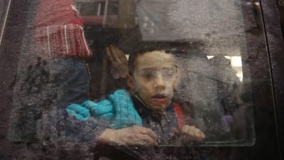 A fuga do "inferno na terra" de Ghouta Oriental - TVI