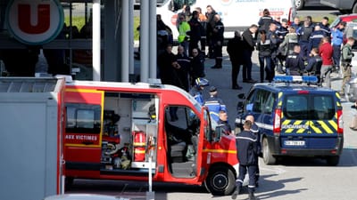 Afinal, não morreu nenhum português no ataque em França - TVI