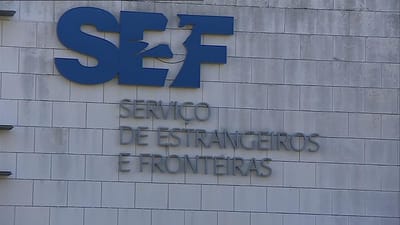 Sindicato do pessoal não policial do SEF prolonga greve às horas extraordinárias - TVI