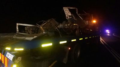 Minibus cai em ravina e mata 14 pessoas na África do Sul - TVI