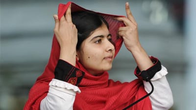 Malala visita cidade natal sob forte dispositivo de segurança - TVI