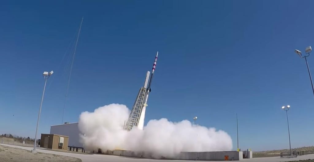 Lançamento de foguetão com paraquedas da NASA