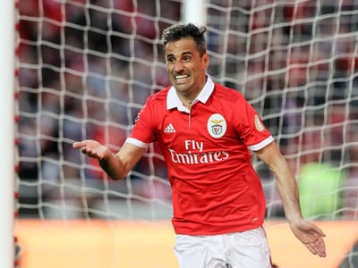 Benfica: Jonas e Grimaldo convocados para o clássico - TVI