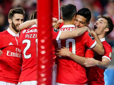 Benfica volta a ser líder com bis de Jonas frente ao Guimarães - TVI