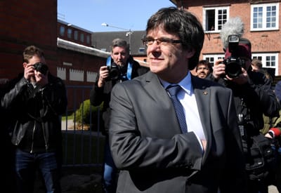Catalunha: detidos 21 suspeitos de desviarem fundos para financiar Puigdemont na Bélgica - TVI