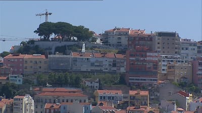 Metade do rendimento das famílias de Lisboa vai para as rendas - TVI