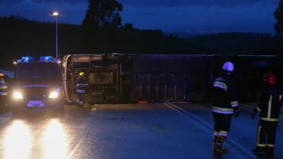 Acidente com autocarro em Nisa faz um morto e cerca de 30 feridos - TVI