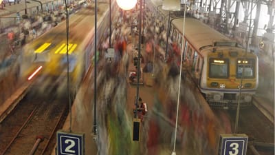 Comboio descontrolado com mil pessoas a bordo - TVI