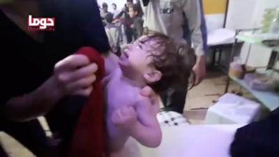 Cerca de 500 pessoas expostas a ataque químico em Douma - TVI