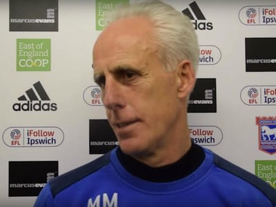 VÍDEO: treinador do Ipswich foi assobiado e demitiu-se...em direto - TVI