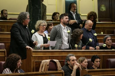 Independentistas catalães cantam "Grândola Vila Morena" a Marcelo - TVI