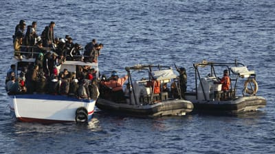 Itália reitera fecho dos portos a migrantes e exige solidariedade europeia - TVI