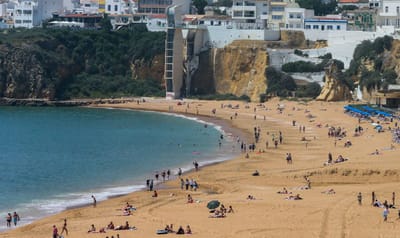 Algarve quase cheio para a Páscoa - TVI