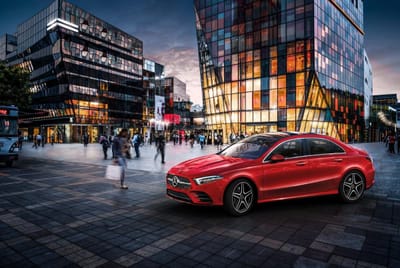Mercedes apresenta Classe A Sedan à moda da China - TVI