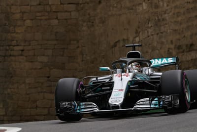 GP do Azerbaijão: Hamilton ganha corrida com final louco e lidera Mundial - TVI