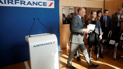Greves levam à demissão do presidente da Air France - TVI