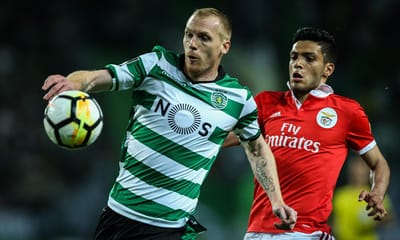 Benfica faz participação disciplinar de quatro jogadores do Sporting - TVI