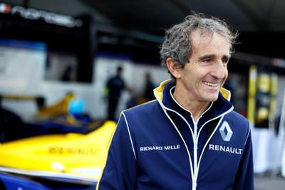 Prost: “A Ferrari pode ganhar neste ano” - TVI