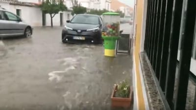 Chuva forte provoca cheias em Évora e Portalegre - TVI